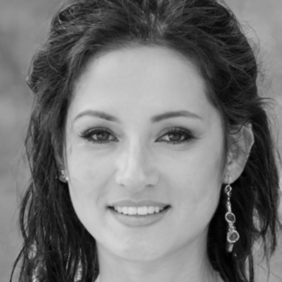 Елена Озолиня, специалист по налоговому планированию